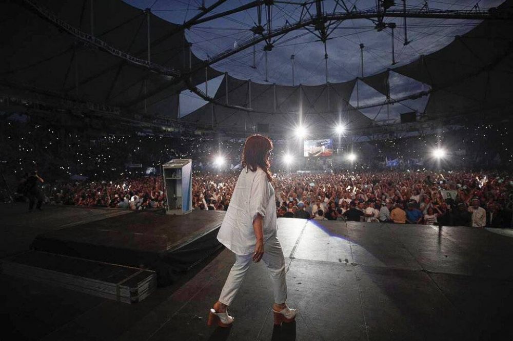 Cristina Kirchner en La Plata: En su medida y armoniosamente