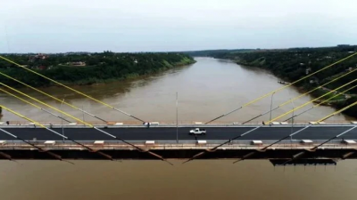 Concluy� el asfaltado del Puente Integraci�n entre Paraguay y Brasil