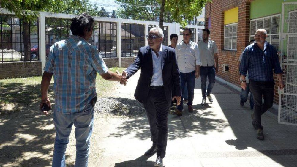 Julio Zamora monitore� la puesta en valor del Jard�n de Infantes N� 938 de Benav�dez