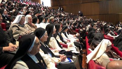 Monasterios contemplativos sostienen maternalmente la vida de la Iglesia