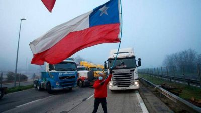 Camioneros realizan el segundo día de paro en reclamo de seguridad y precio de la nafta