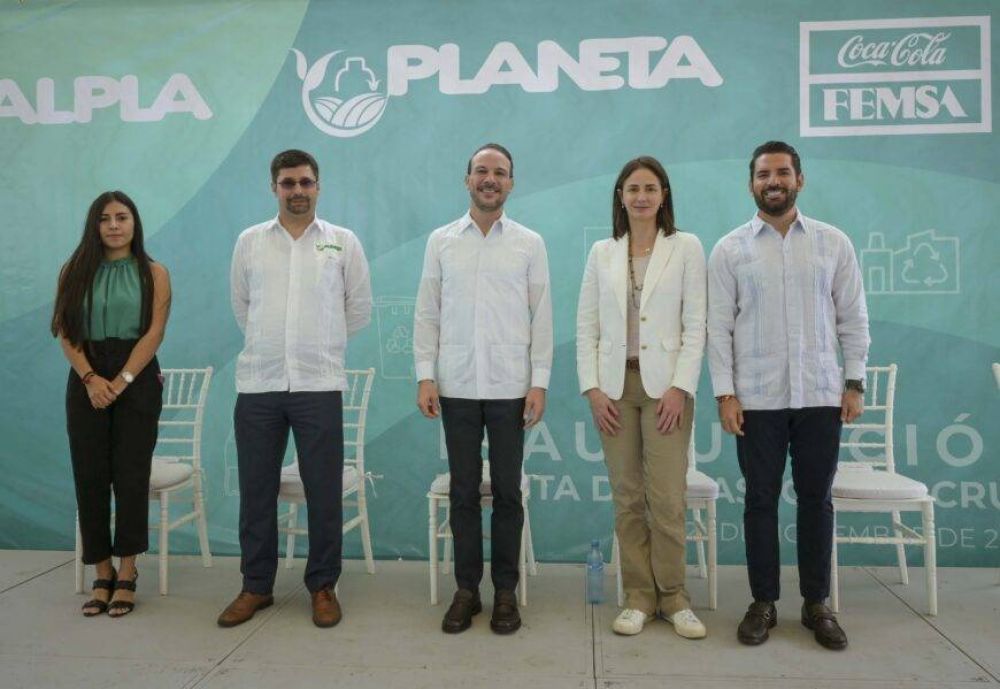 Coca-Cola FEMSA y ALPLA inauguran planta de abasto para PET en Veracruz