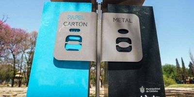 Instalan nuevos cestos de basura diferenciada en el Parque Sarmiento