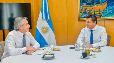 El Presidente en Econom�a: bono, reencuentro con compa�eros y un almuerzo con Massa