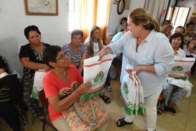 El Municipio entreg� kits para alumnas y alumnos de la Escuela Municipal de Artes y Oficios
