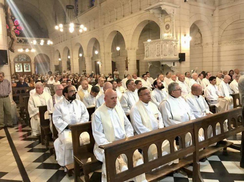 Mons. Fernndez presidi la misa por los 100 aos del Seminario San Jos
