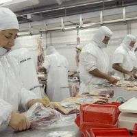 Salarios ajustados. Trabajadores de la carne podrían ir al paro: reclaman reapertura de paritarias y bono