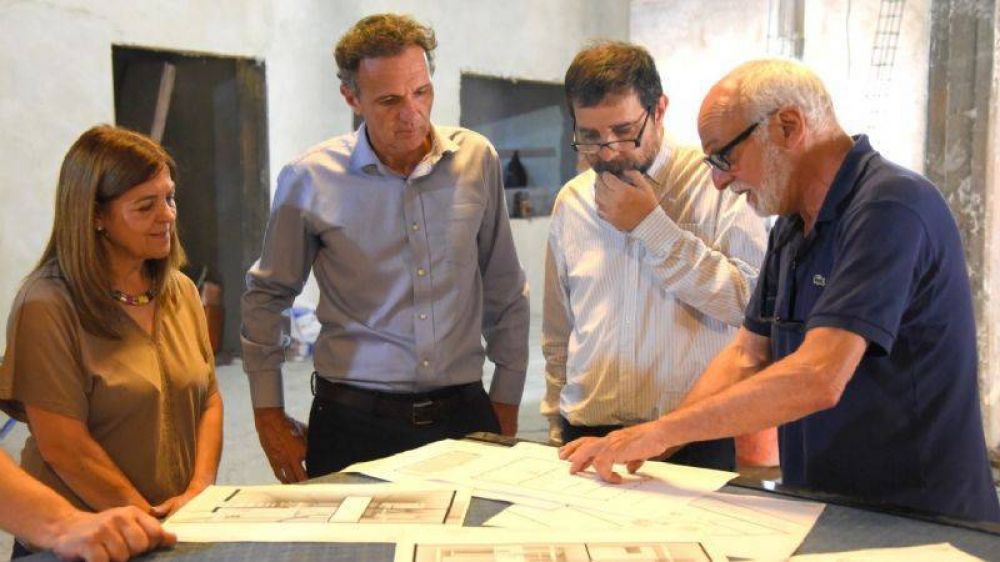 Fernando Moreira y Gabriel Katopodis recorrieron la obra del nuevo Centro Cultural de Villa Ballester