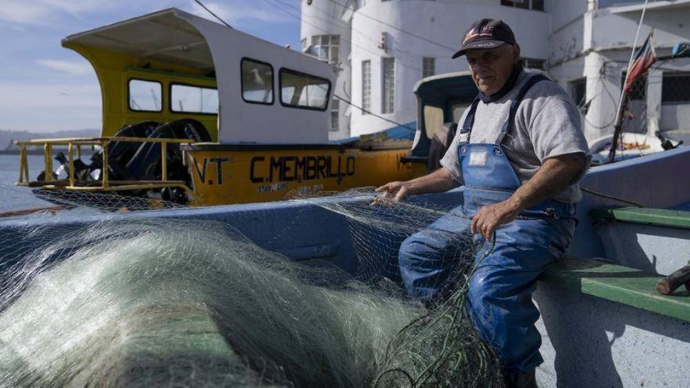 Reciclar las redes de pesca, un reto difcil para los pequeos pescadores de Chile