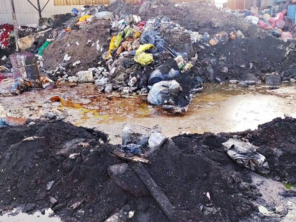Contaminación en el Arroyo San Lorenzo: denuncian a la petroquímica IDM por tirar residuos