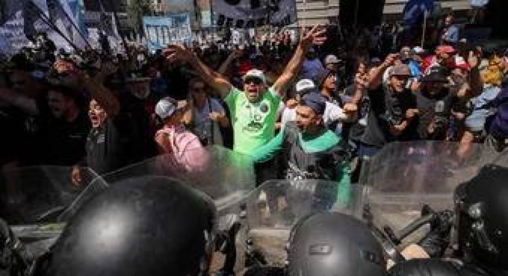 Tolosa Paz termin� de quebrar el albertismo nonato