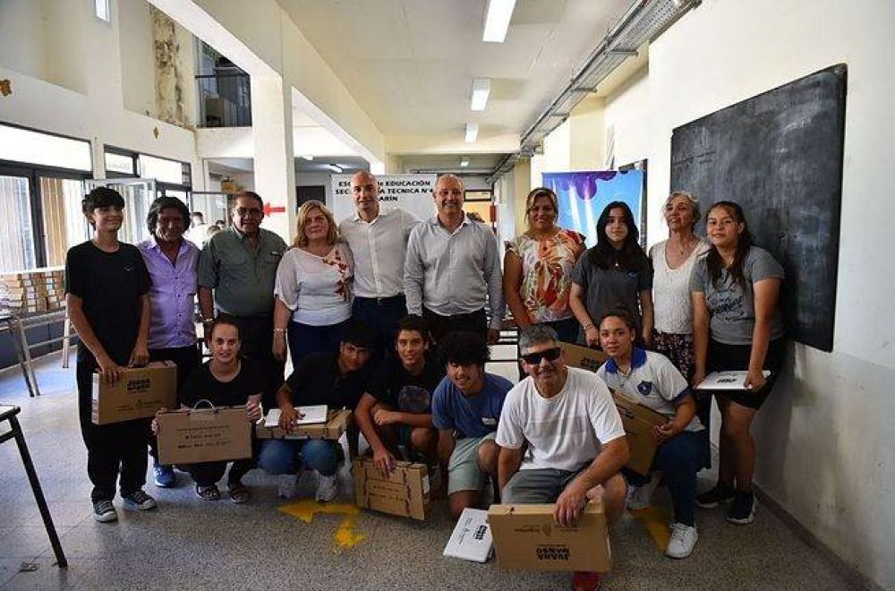 Conectar Igualdad: se entregaron 198 netbooks a estudiantes de la Escuela Tcnica N4 de Garn