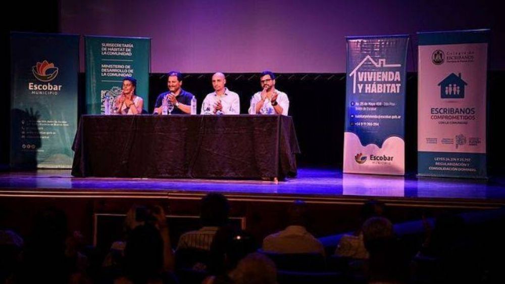 La Municipalidad entreg� 60 t�tulos de propiedad a vecinos de Escobar