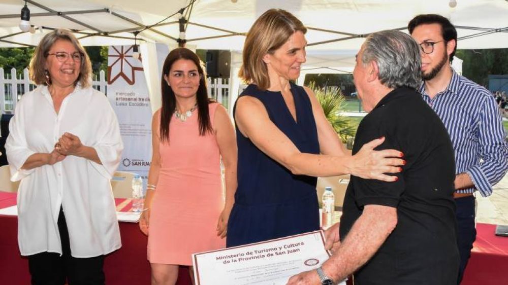Artesanos sanjuaninos recibieron la Certificaci�n de la Identidad Artesana
