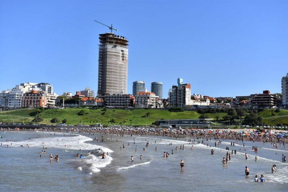 Mar del Plata se mira en el espejo del pas contradictorio