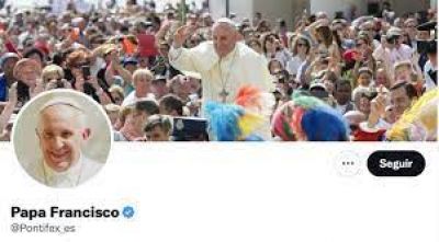 La cuenta de Twitter del Papa cumple diez a�os y supera los 53 millones de seguidores