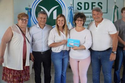 Merlo: Karina Menéndez y Jorge D’Onofrio entregaron pases multimodales