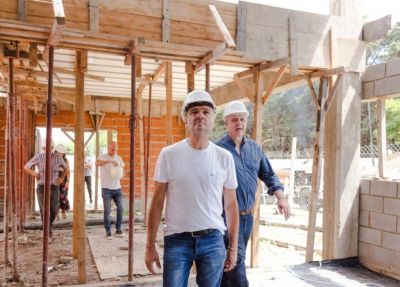 Zabaleta supervis� el avance de las obras del Polideportivo de Tesei