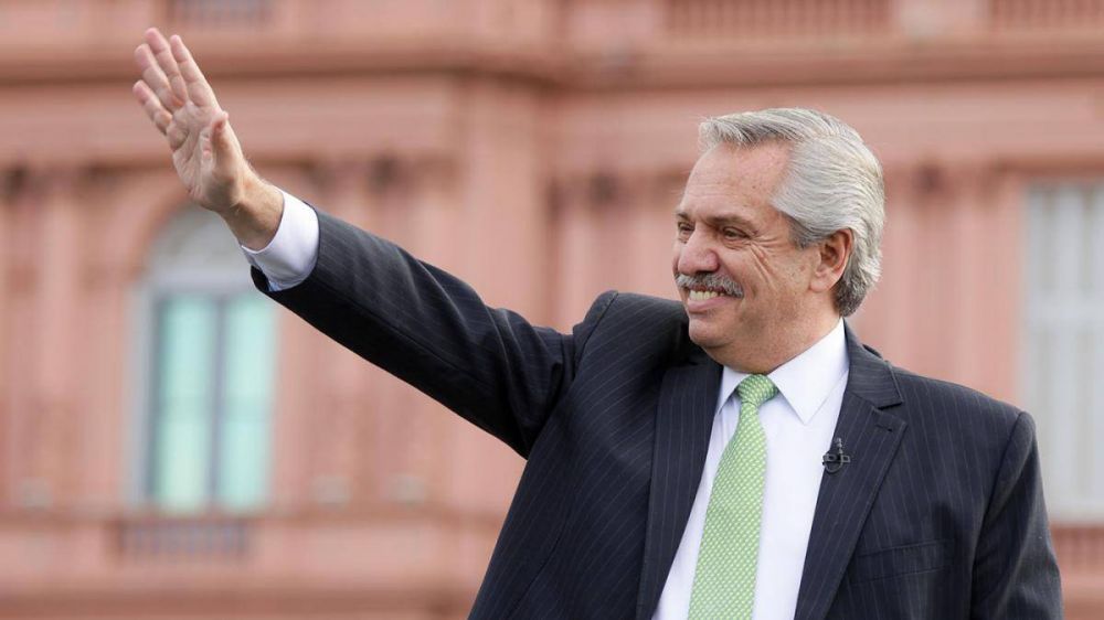 El Presidente encabeza el acto por los tres a�os de gesti�n y mantiene audiencias en Casa Rosada
