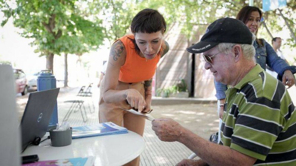 Mayra supervis� un nuevo operativo Quilmes cerca en la plaza 25 de Mayo de Ezpeleta