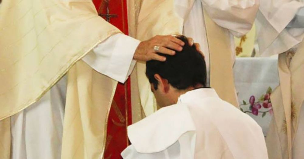 Mons. Margni ordenar un dicono y un sacerdote para la dicesis