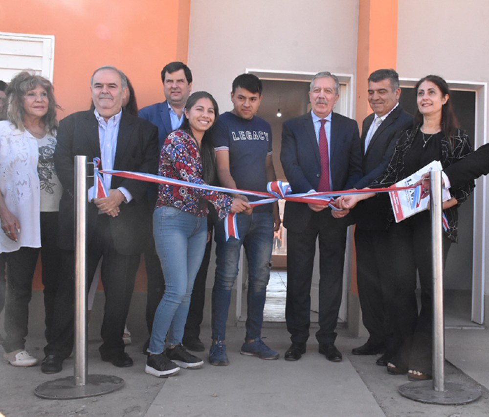 El gobierno inauguró en La Banda el barrio Ampliación 80 Viviendas Mama Antula