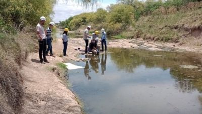 Contaminación del arroyo San Lorenzo: clausura parcial a Petroquímica IDM y multa millonaria