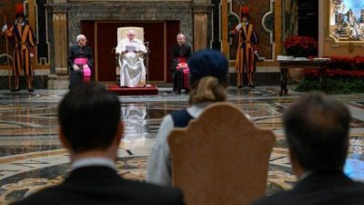 El Papa a los nuevos embajadores: 