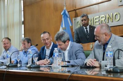 El gobernador Uñac firmó con Vialidad Nacional convenios por más de 20 mil millones