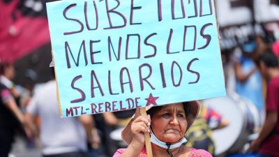Cruje la base del Gobierno: por primera vez, piqueteros oficialistas marchan a Economa y Desarrollo Social