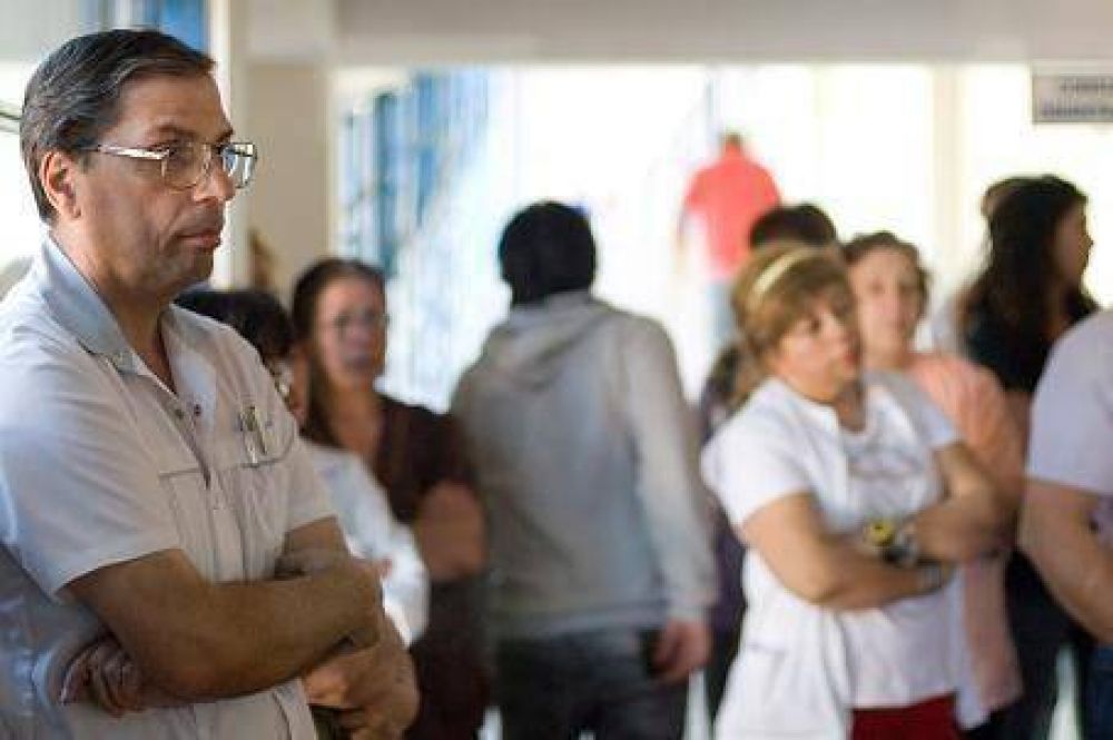 Usan las guardias m�dicas para nombrar m�s personal en Salud