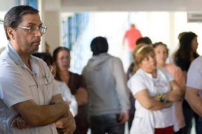 Usan las guardias m�dicas para nombrar m�s personal en Salud
