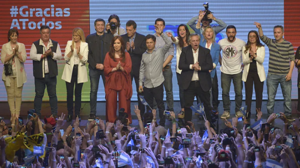 La falta de un nuevo liderazgo y de un candidato a presidente condiciona la reorganizaci�n del peronismo