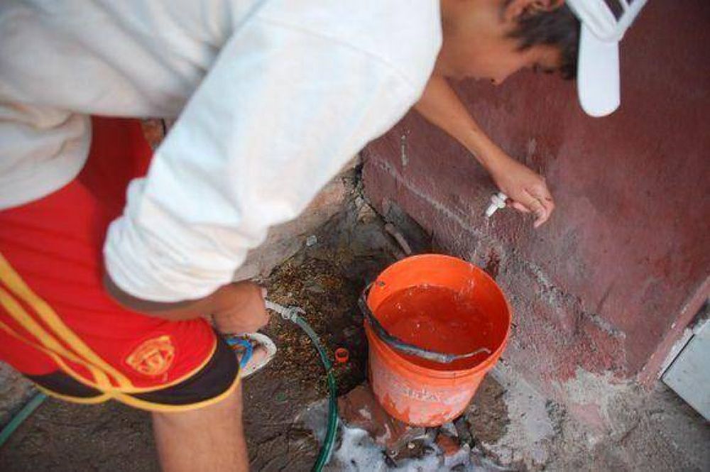 Infierno en la ciudad:Unos 30 mil usuarios se quedaron sin luz y agua  