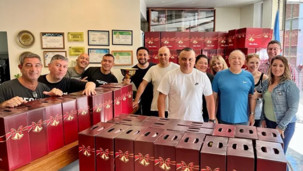 Uthgra entrega cajas navideas a ms de 2500 familias hoteleras y gastronmicas de Mar del Plata