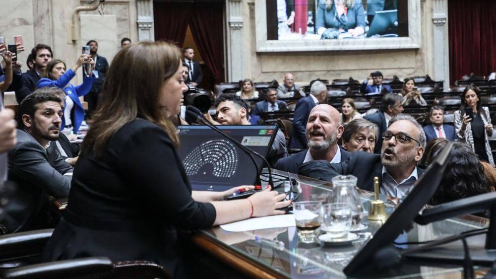 Martínez y Moreau cuestionaron a la oposición por no dar quórum