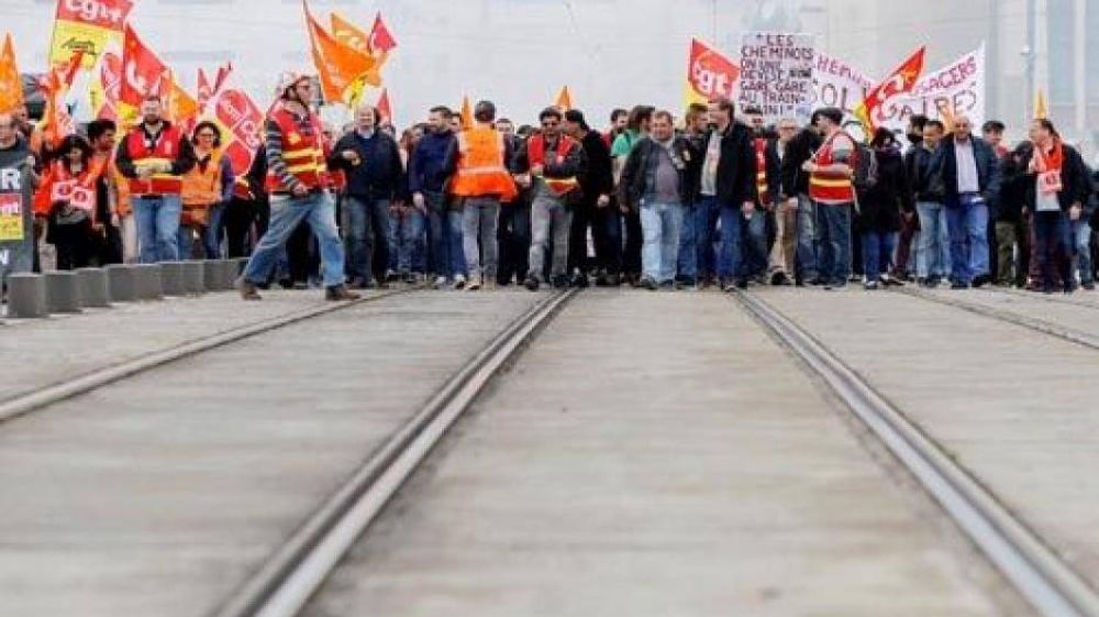 Paro de trenes en Francia: Crecen los reclamos por aumentos salariales ante la suba de la inflacin