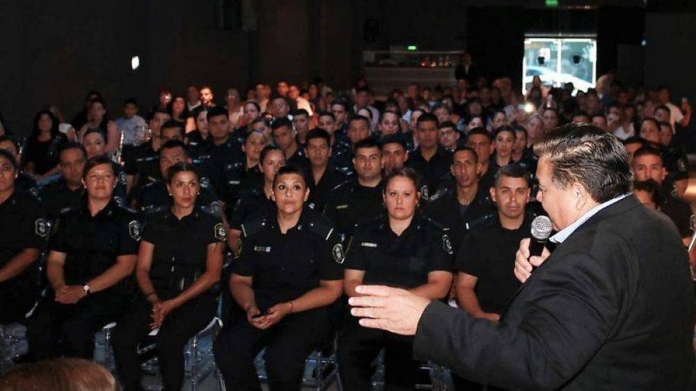 Ishii acompa�o en Jos� C. Paz el acto aniversario de la creaci�n de la Polic�a de la provincia de Buenos Aires