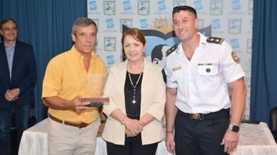 Presidente Per�n: La intendente Blanca Cantero distingui� a polic�as que prestan servicio en el municipio