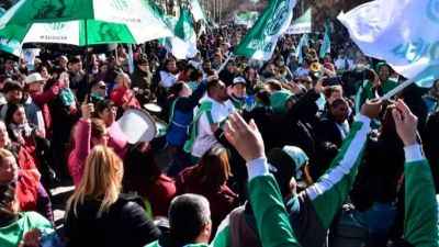 Inflación y salarios: estatales de Neuquén pilotearon el 2022 sin conflictos