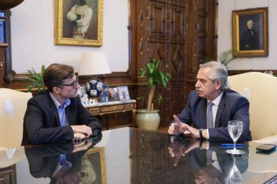 El Presidente recibi� al intendente de Mor�n, Lucas Ghi