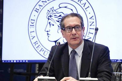 El Banco Central promete un d�lar sin retrasos y el fin de la ayuda monetaria al gobierno