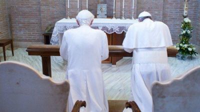 Despu�s de la Audiencia, Francisco se dirigi� al Mater Ecclesiae a visitar a Benedicto XVI