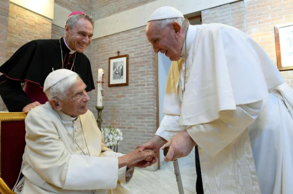 El papa Francisco presidir el 5 de enero el funeral de Benedicto XVI