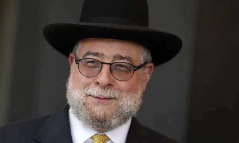 Gran rabino exiliado dice que los judos deben abandonar Rusia mientras puedan