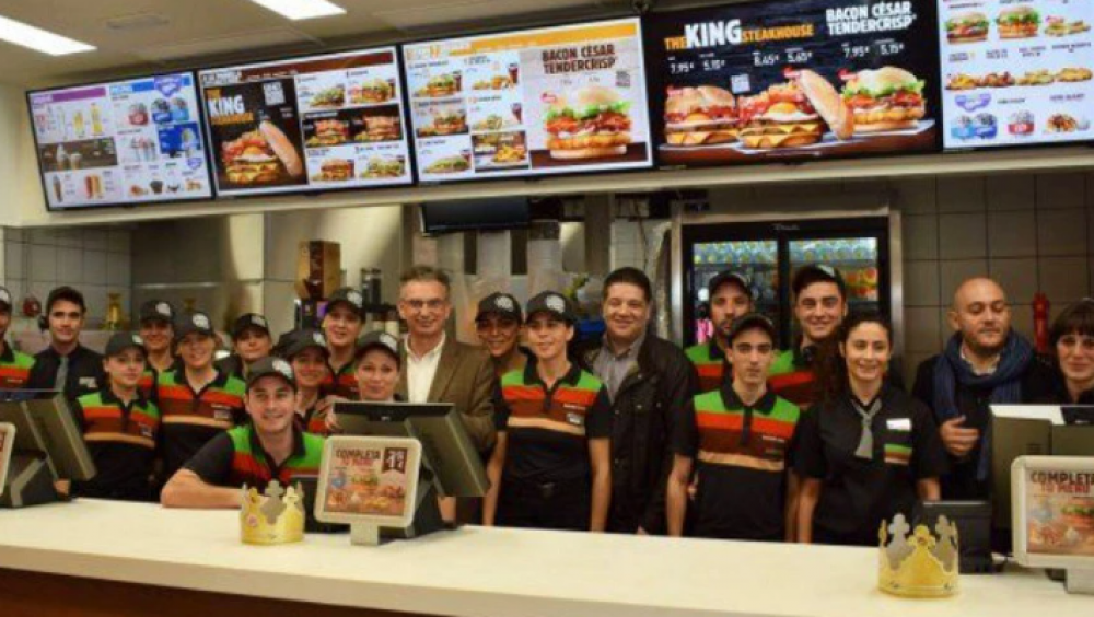 Empleados de McDonald's y Burger King cobrarn jugoso sueldo en enero: hasta $208.000