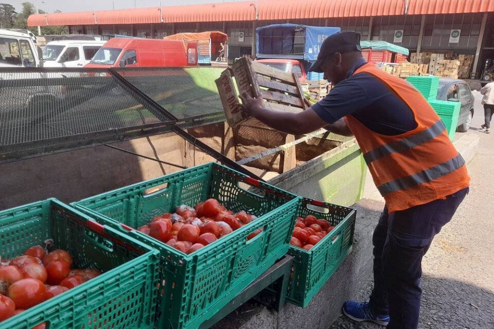 Recuperaci�n de alimentos y reinserci�n laboral en el Mercado Central 