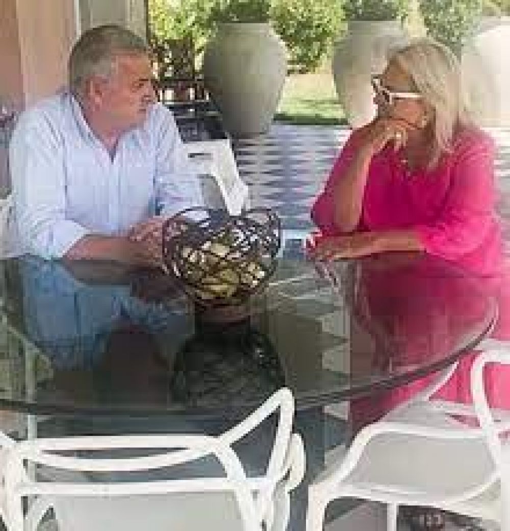 Morales y Carri� cierran un preacuerdo electoral a pedir de palomas