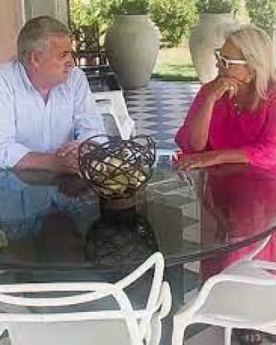 Morales y Carri� cierran un preacuerdo electoral a pedir de palomas
