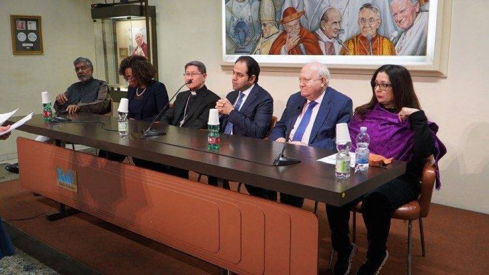 El Papa: Que progrese la fraternidad y los derechos de la mujer